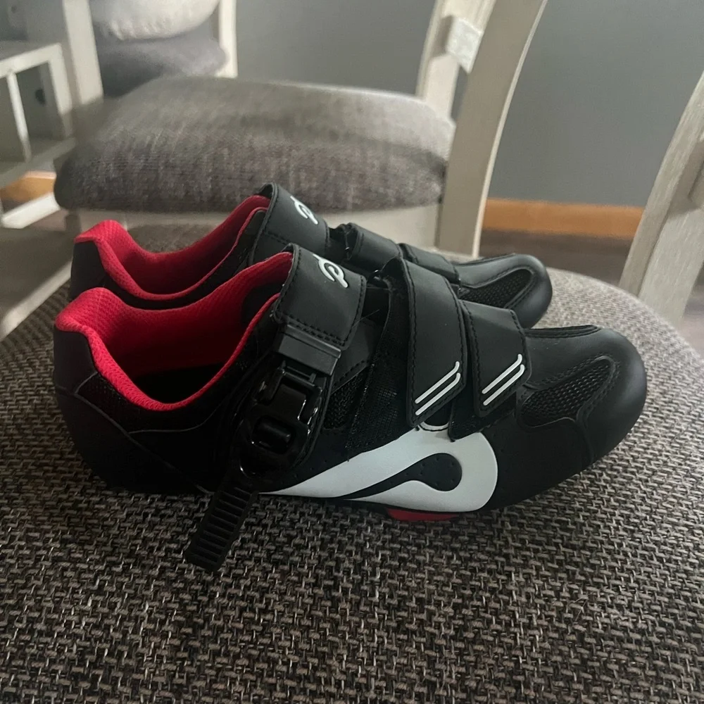 Peloton cycling shoes - Picture 1 of 4